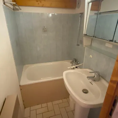 A Pres Des Pistes Et Du Lac, Avec Balcon - 25m², Parking Inclus - Fr-1-693-43 Châtel